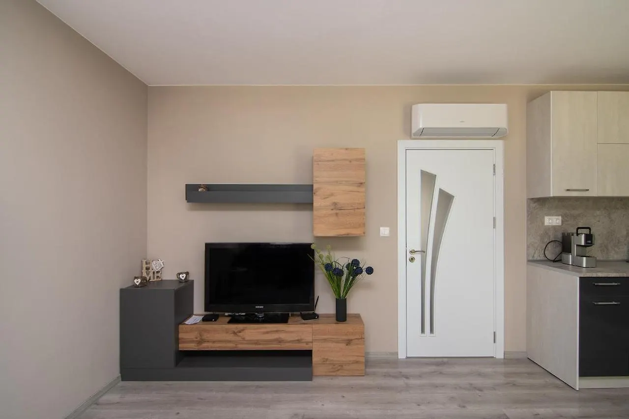 Cozy Flats Nearby Center Free Park Area Apartment Varna