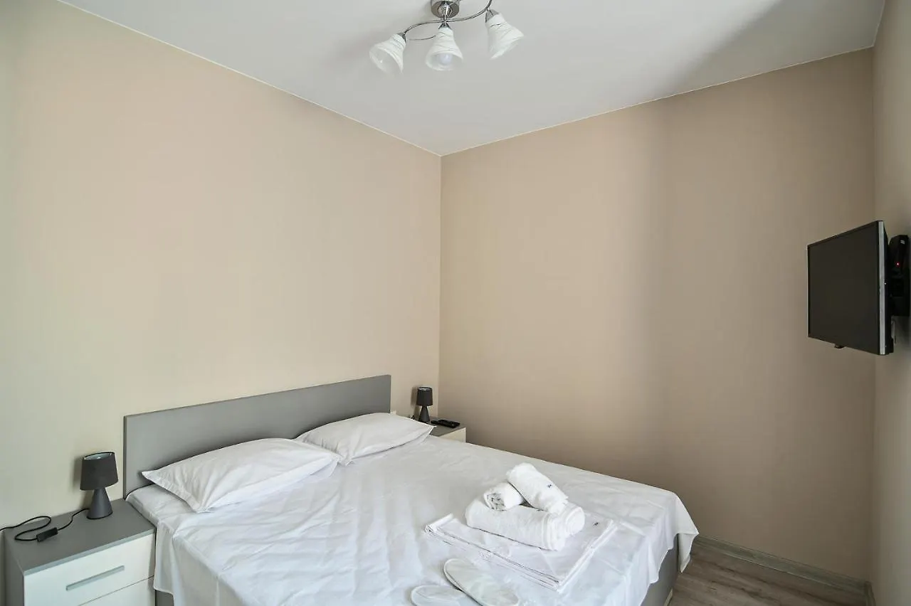 Cozy Flats Nearby Center Free Park Area Apartment Varna